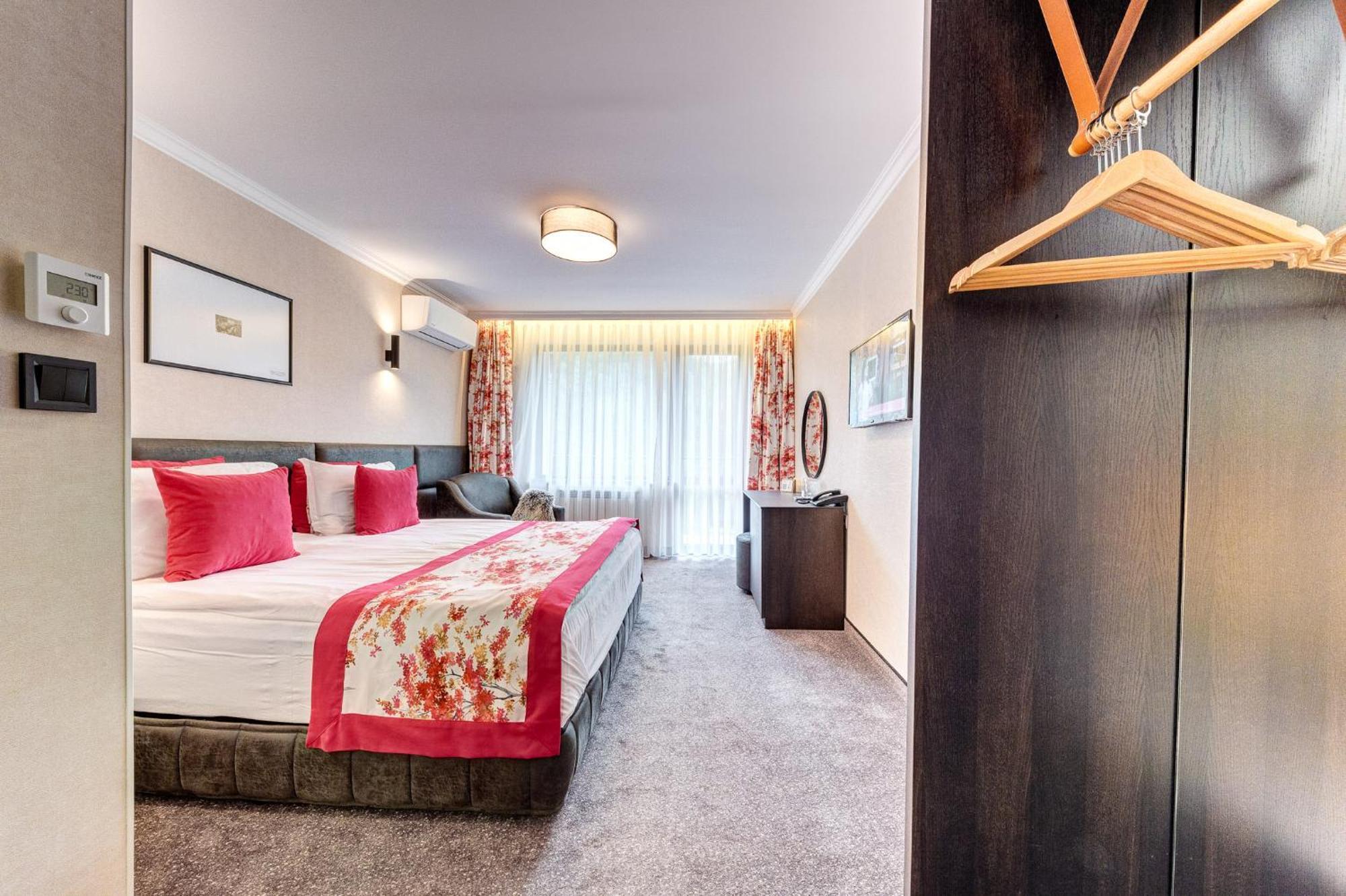 Kiparis 4*